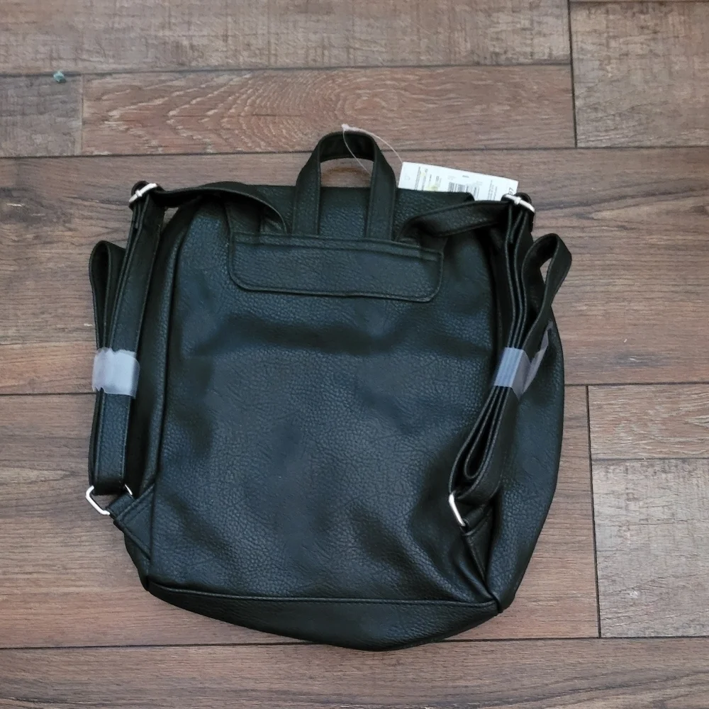 No Boundaries backpack pocket